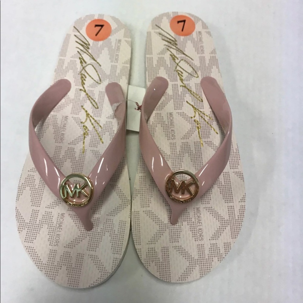 🔥Sale🔥Michael Kors ballet pink sandals size 7